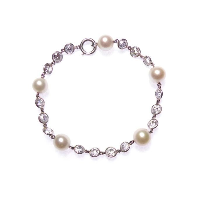 Pearl, diamond and platinum chain bracelet | MasterArt